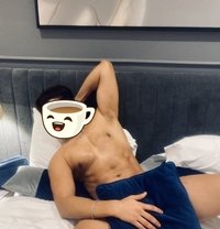Ian - for Ladies and Couples Only - Male escort in Kuwait