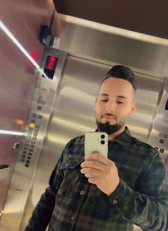 Ibrahim - Acompañantes masculino in Ajmān Photo 4 of 5