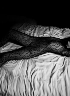 Ice Alice - adult performer in Dubai Photo 9 of 10