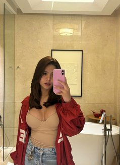 Ice Miller - Intérprete de adultos in Manila Photo 5 of 7