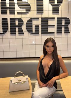 Ice - Acompañantes transexual in Pattaya Photo 1 of 7