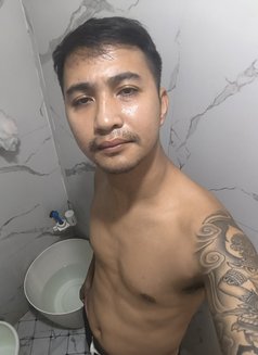 Ichang - Male escort in Manila Photo 2 of 4