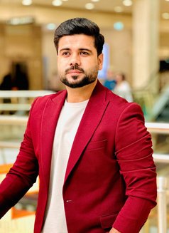 Idrees - Male escort in Dubai Photo 1 of 1