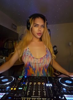 If u see this, IT'S A SIGN! click HERE! - Transsexual escort in Dubai Photo 13 of 13
