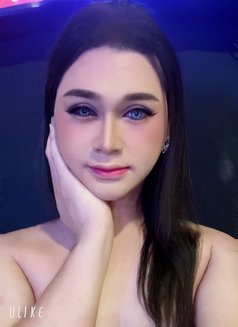 "If you want warmth and relaxation, thin - Transsexual escort in Muscat Photo 4 of 7