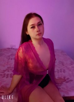 "If you want warmth and relaxation, thin - Transsexual escort in Muscat Photo 6 of 7