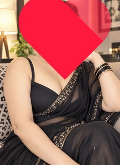 Iindependent house wife Cash on Delivery - escort in Guwahati Photo 5 of 7