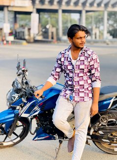 Ikh Tiyar - Acompañantes masculino in Dhaka Photo 2 of 2