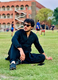 Ikram Khan - Acompañantes masculino in Lahore Photo 6 of 6