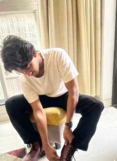 Ilman - Acompañantes masculino in Kolkata Photo 5 of 9