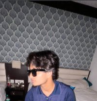 Ilman - Acompañantes masculino in Kolkata