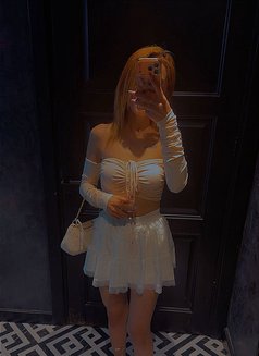 Ilosh - escort in Abu Dhabi Photo 4 of 6