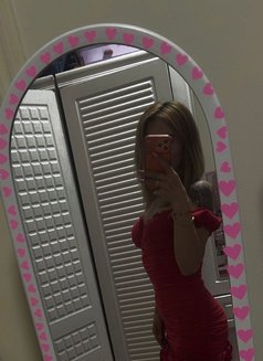 Ilosh - escort in Abu Dhabi Photo 6 of 6