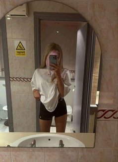 Leyla - escort in Abu Dhabi Photo 8 of 8