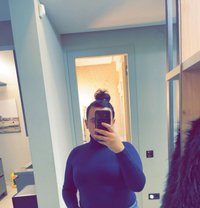 Ilya - Transsexual escort in Athens