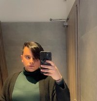 Ilya - Transsexual escort in Athens