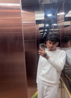 İlyas - Male escort in Jeddah Photo 1 of 6