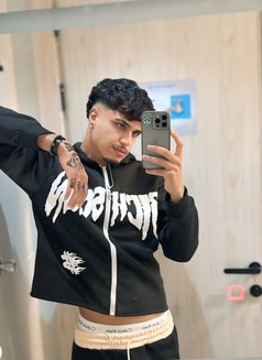 İlyas - Male escort in Jeddah Photo 6 of 6