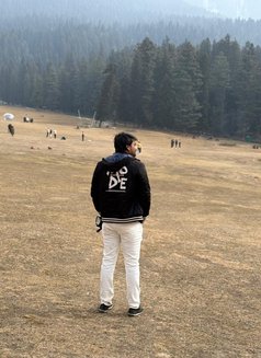 Im/in2u - Male companion in Mumbai Photo 2 of 3