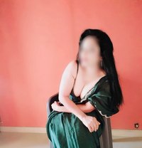 Im Malayali Independent Young Beauty - puta in Abu Dhabi