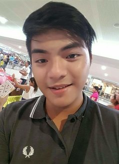 escort christian - Male escort in Manila Photo 5 of 9