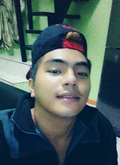 escort christian - Male escort in Manila Photo 6 of 9