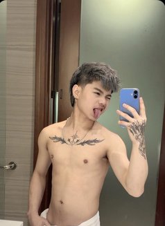 Imbunsoo - Acompañantes masculino in Manila Photo 2 of 8