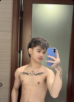 Imbunsoo - Acompañantes masculino in Manila Photo 3 of 8