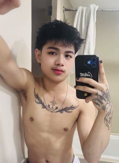 Imbunsoo - Male escort in Manila Photo 10 of 15