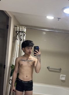 Imbunsoo - Male escort in Manila Photo 12 of 15