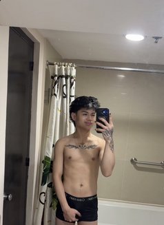 Imbunsoo - Male escort in Manila Photo 14 of 15