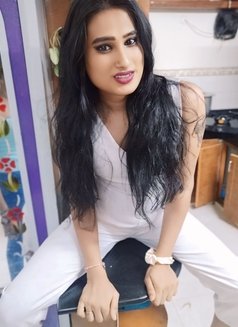 Indhu - Transsexual escort agency in Chennai Photo 1 of 4