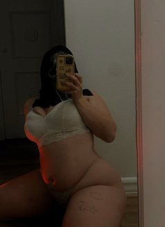 Imim - escort in Al Juffair Photo 1 of 2