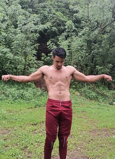 Imran - Intérprete masculino de adultos in Mumbai Photo 15 of 15