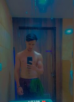 Imran - Agencia de acompañantes masculinas in Mumbai Photo 7 of 9