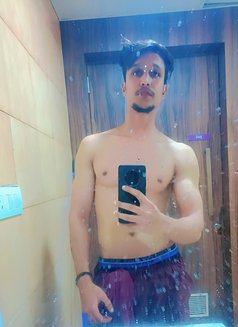 Imran - Agencia de acompañantes masculinas in Mumbai Photo 8 of 9