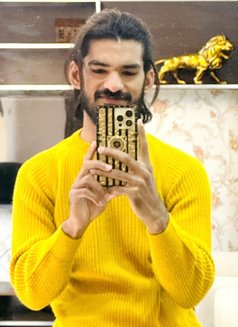 Unique - Male escort in Shanghai Photo 1 of 6