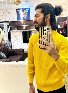 Unique - Male escort in Shanghai Photo 6 of 6