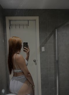 Imxii Caezy - Acompañantes transexual in Manila Photo 5 of 6