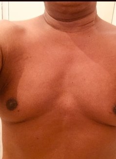 Imzthedude - Male escort in Colombo Photo 1 of 2