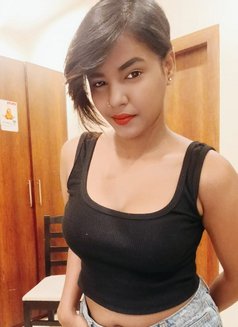 In call Riya Independentcam and meet - puta in Kolkata Photo 2 of 5