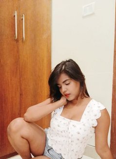 In call Riya Independentcam and meet - puta in Kolkata Photo 5 of 5