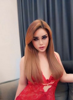 In Riyadh both everything good - Transsexual escort in Riyadh Photo 2 of 6