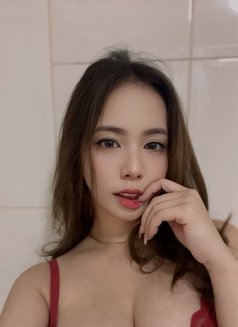 Ina - escort in Taipei Photo 3 of 5