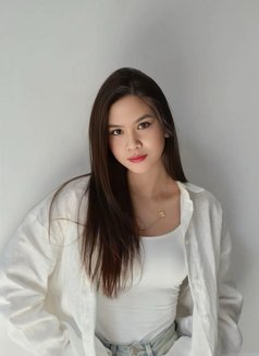 Ina - masseuse in Jakarta Photo 2 of 3