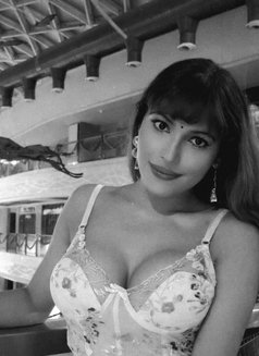 Inaya Ali - Transsexual escort in Pune Photo 3 of 4