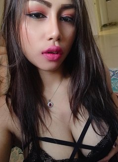 Incall and outcall available - escort in Muscat Photo 1 of 3