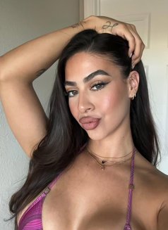 Incall or Outcall - puta in Doha Photo 1 of 4