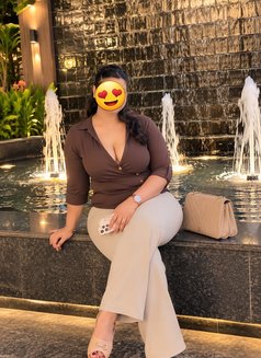 Incall Outcall and Cam - puta in New Delhi Photo 2 of 5