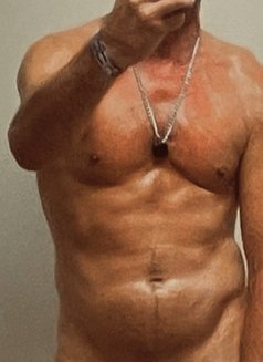 Inches - Male escort in Toronto Photo 3 of 12